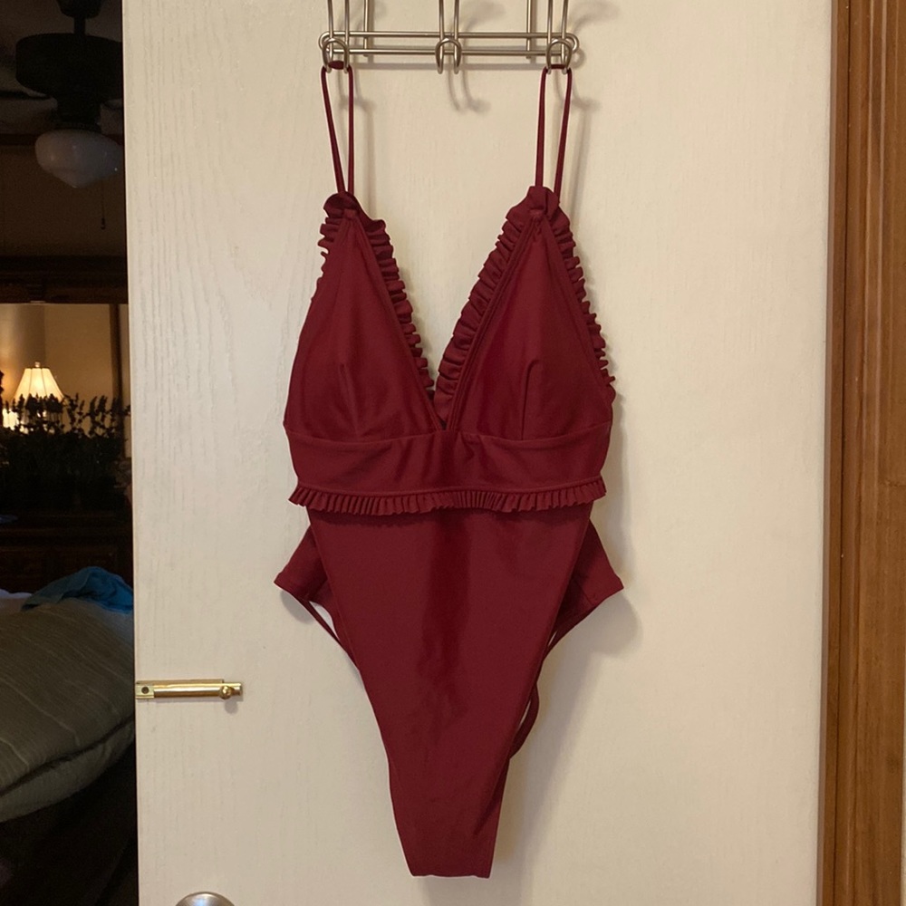 Cupshe one piece swimsuit.